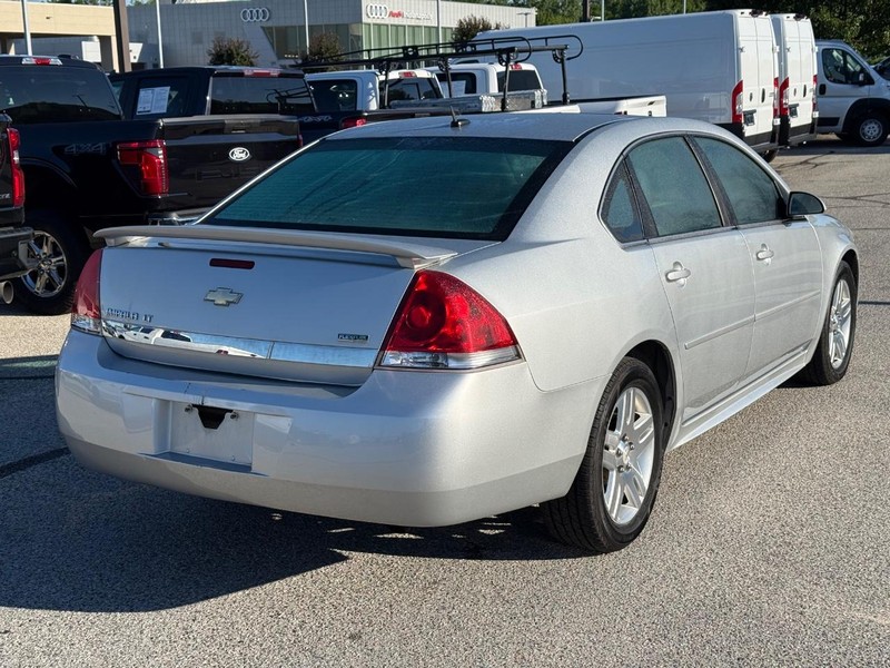 Chevrolet Impala Vehicle Full-screen Gallery Image 03