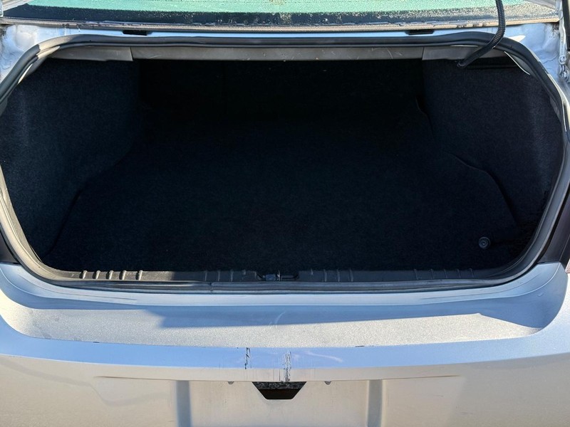 Chevrolet Impala Vehicle Full-screen Gallery Image 07