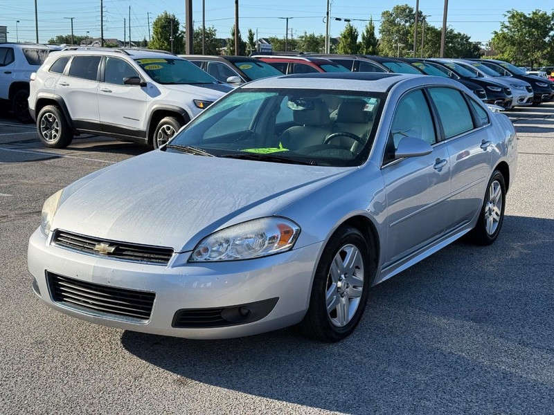 Chevrolet Impala Vehicle Full-screen Gallery Image 08