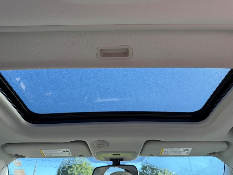 Chevrolet Impala Vehicle Full-screen Gallery Image 11
