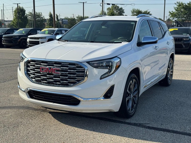 GMC Terrain Vehicle Full-screen Gallery Image 07