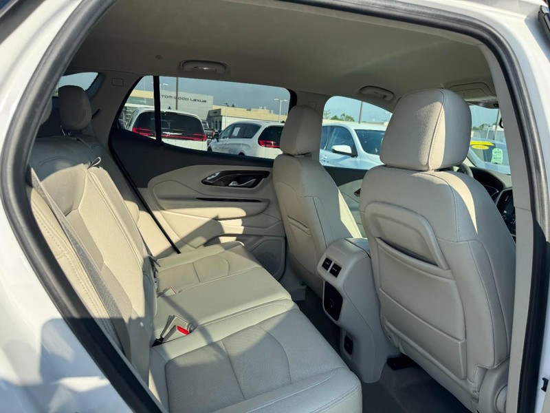 GMC Terrain Vehicle Full-screen Gallery Image 09