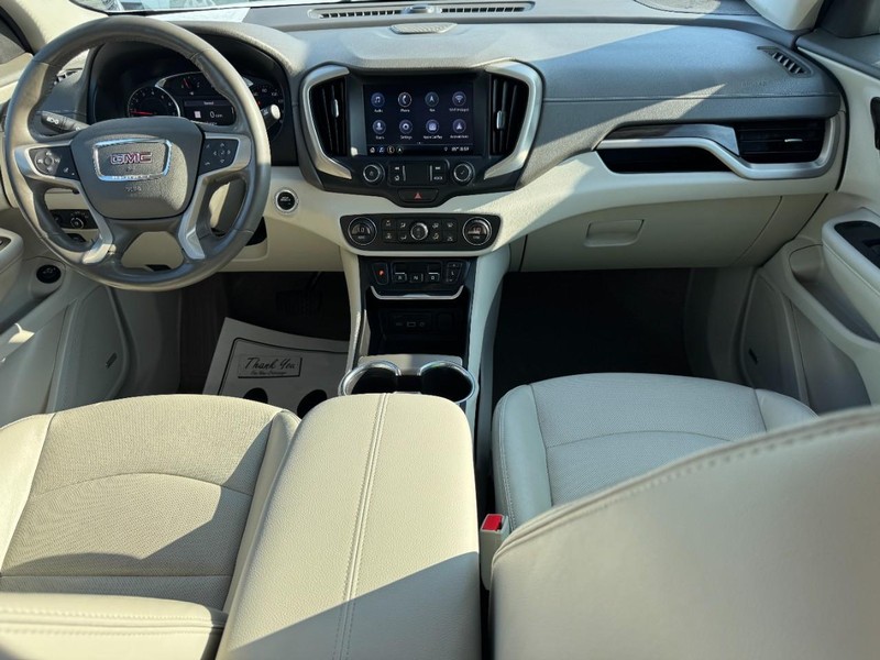 GMC Terrain Vehicle Full-screen Gallery Image 10
