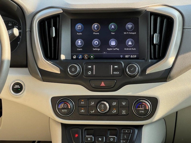 GMC Terrain Vehicle Full-screen Gallery Image 12