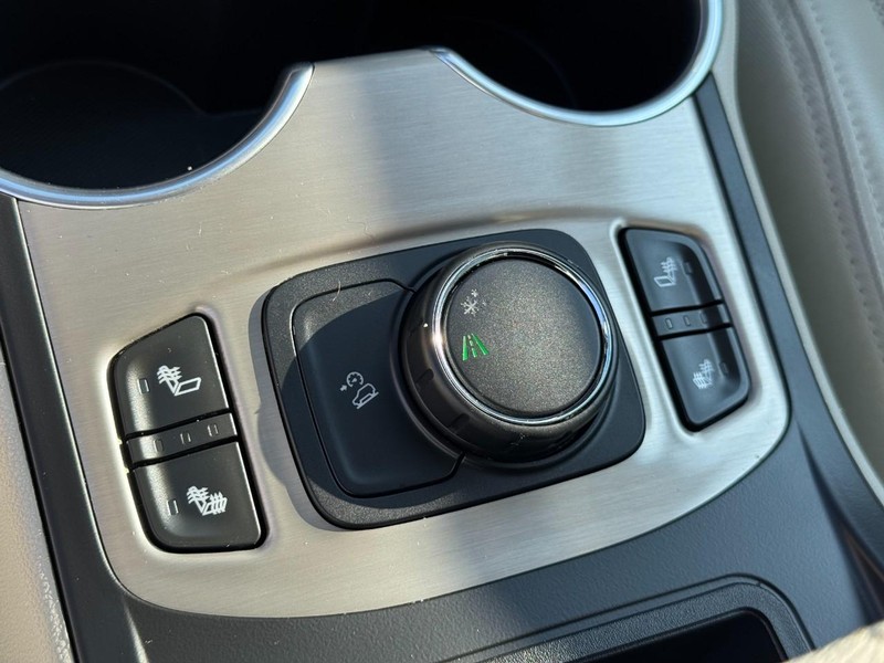 GMC Terrain Vehicle Full-screen Gallery Image 22