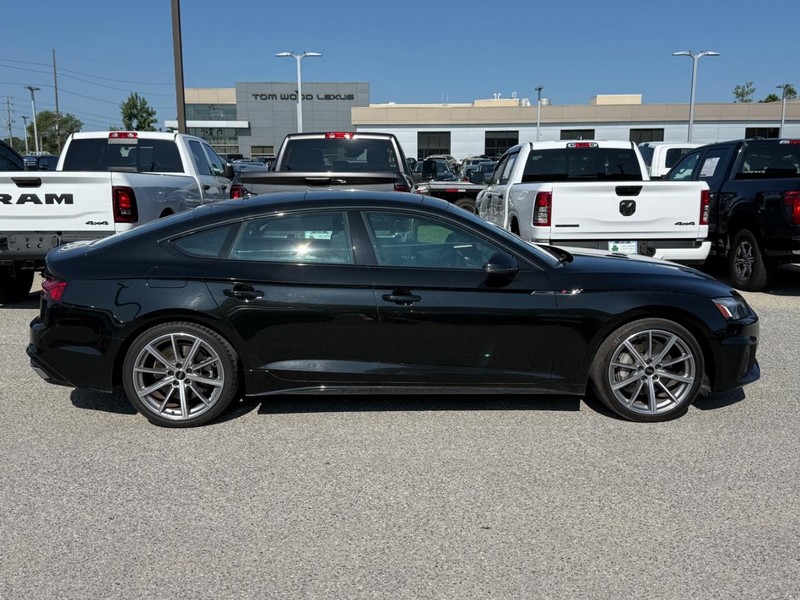 Audi A5 Sportback Vehicle Full-screen Gallery Image 02
