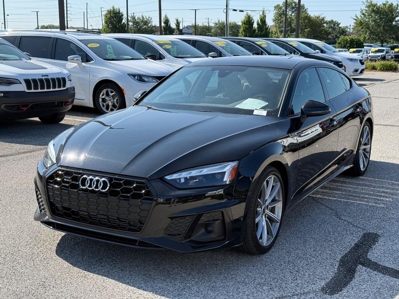 Audi A5 Sportback Vehicle Full-screen Gallery Image 09