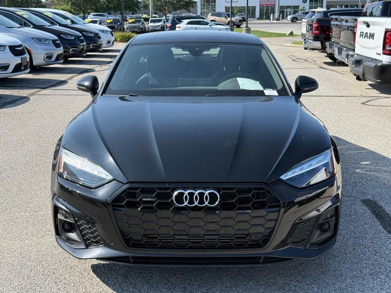 Audi A5 Sportback Vehicle Full-screen Gallery Image 10