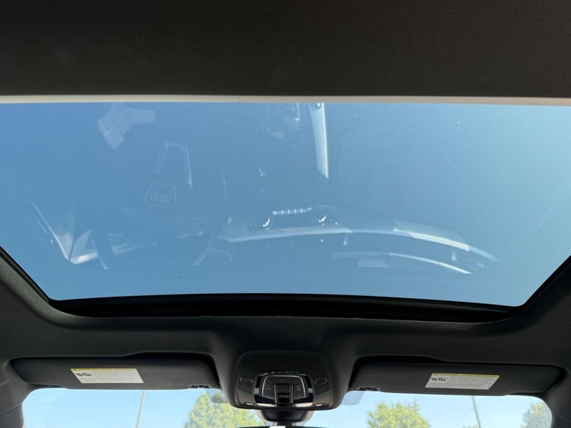 Audi A5 Sportback Vehicle Full-screen Gallery Image 12