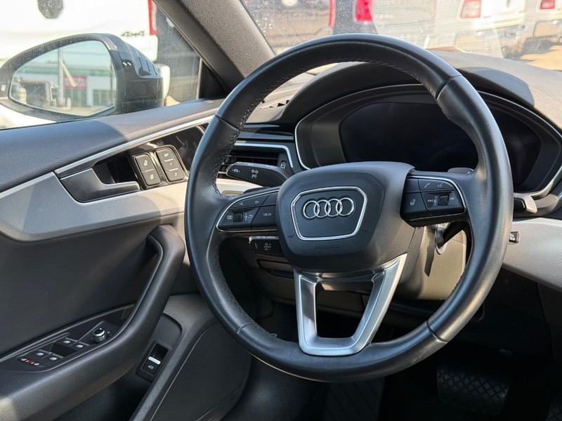 Audi A5 Sportback Vehicle Full-screen Gallery Image 14