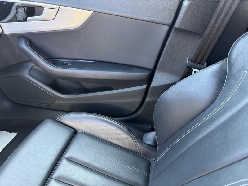 Audi A5 Sportback Vehicle Full-screen Gallery Image 23