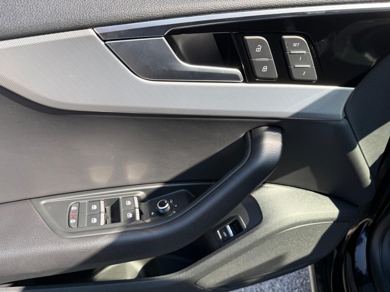 Audi A5 Sportback Vehicle Full-screen Gallery Image 27