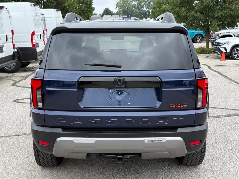 Honda Passport Vehicle Full-screen Gallery Image 04