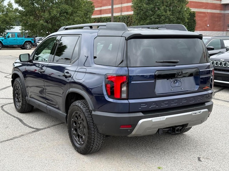 Honda Passport Vehicle Full-screen Gallery Image 05