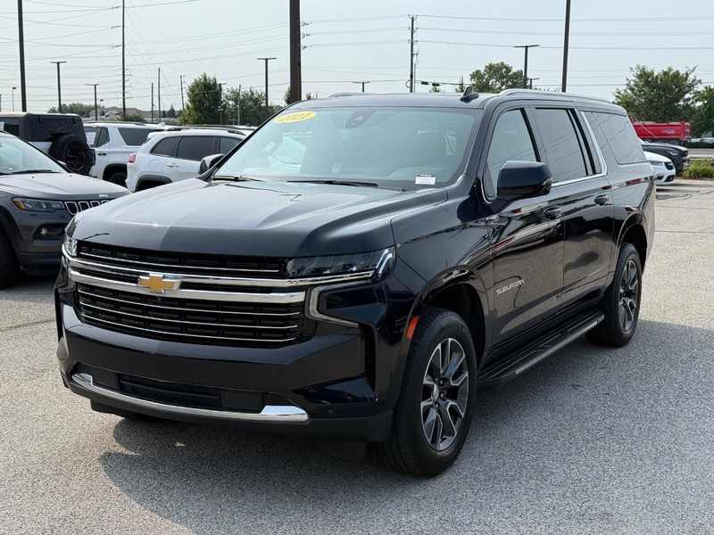 Chevrolet Suburban Vehicle Full-screen Gallery Image 09