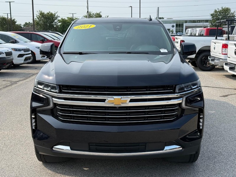 Chevrolet Suburban Vehicle Full-screen Gallery Image 10