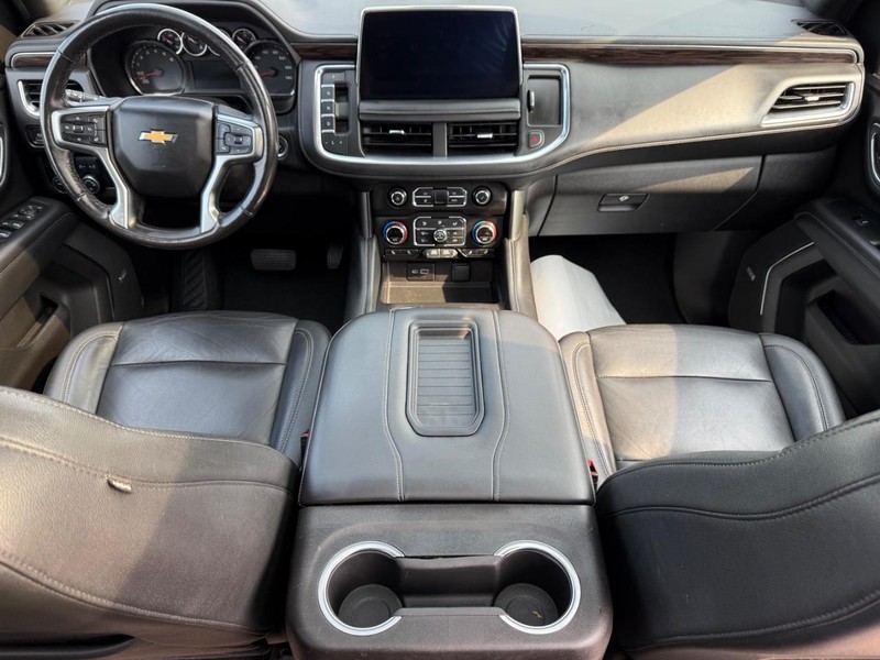 Chevrolet Suburban Vehicle Full-screen Gallery Image 14