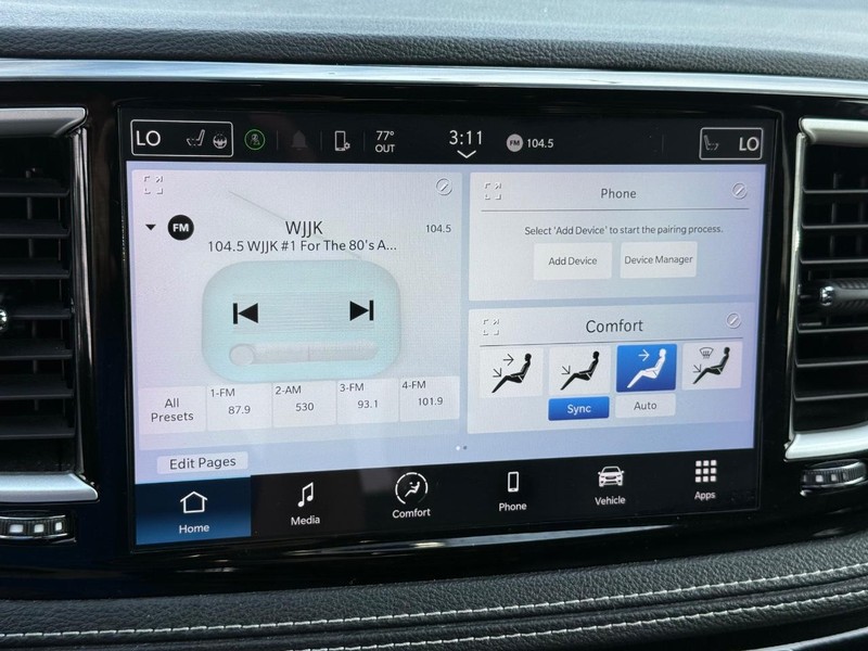 Chrysler Pacifica Vehicle Full-screen Gallery Image 18