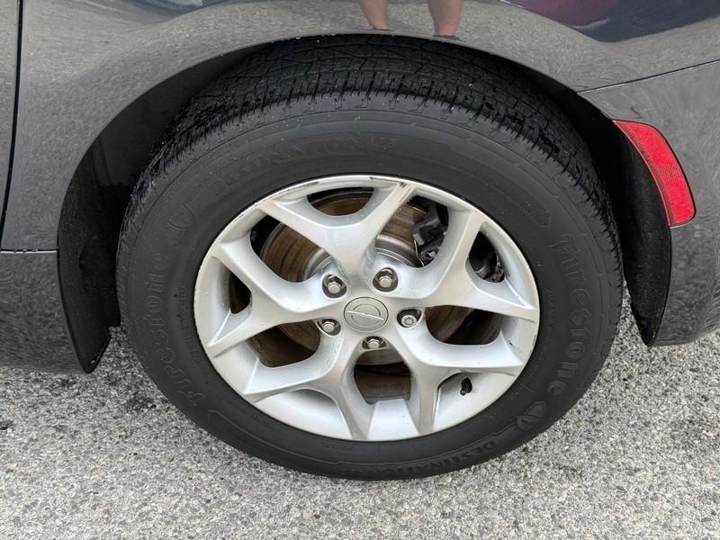 Chrysler Pacifica Vehicle Full-screen Gallery Image 06