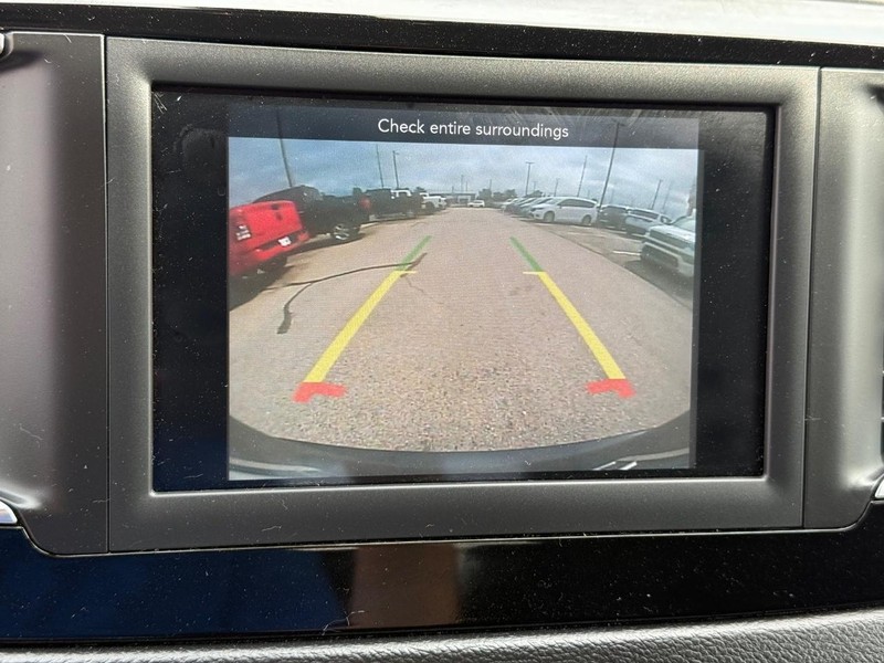 Chrysler Pacifica Vehicle Full-screen Gallery Image 19