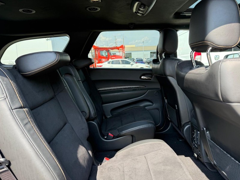 Dodge Durango Vehicle Full-screen Gallery Image 11