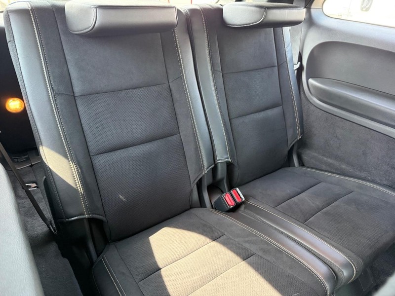 Dodge Durango Vehicle Full-screen Gallery Image 12