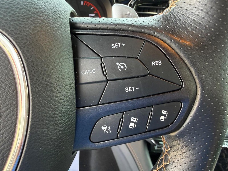 Dodge Durango Vehicle Full-screen Gallery Image 17