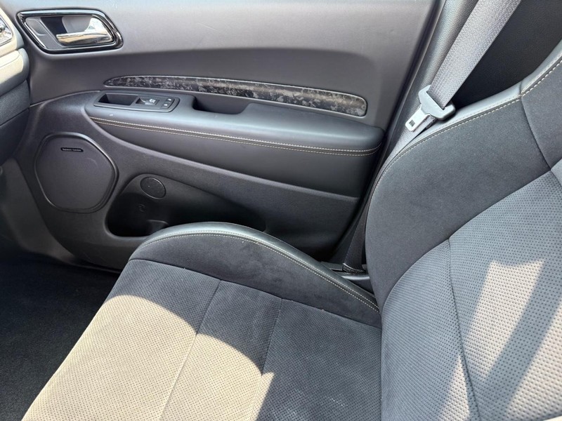 Dodge Durango Vehicle Full-screen Gallery Image 24