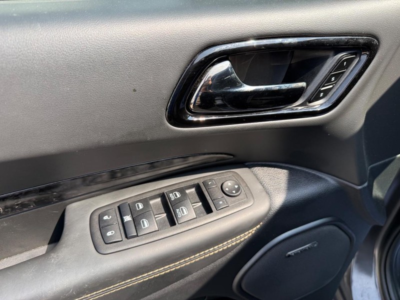 Dodge Durango Vehicle Full-screen Gallery Image 28