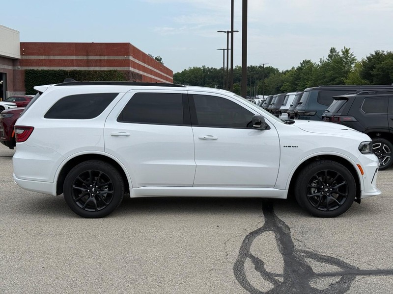 Dodge Durango Vehicle Full-screen Gallery Image 02