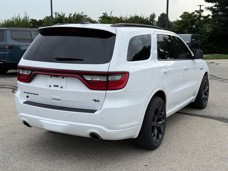 Dodge Durango Vehicle Full-screen Gallery Image 03