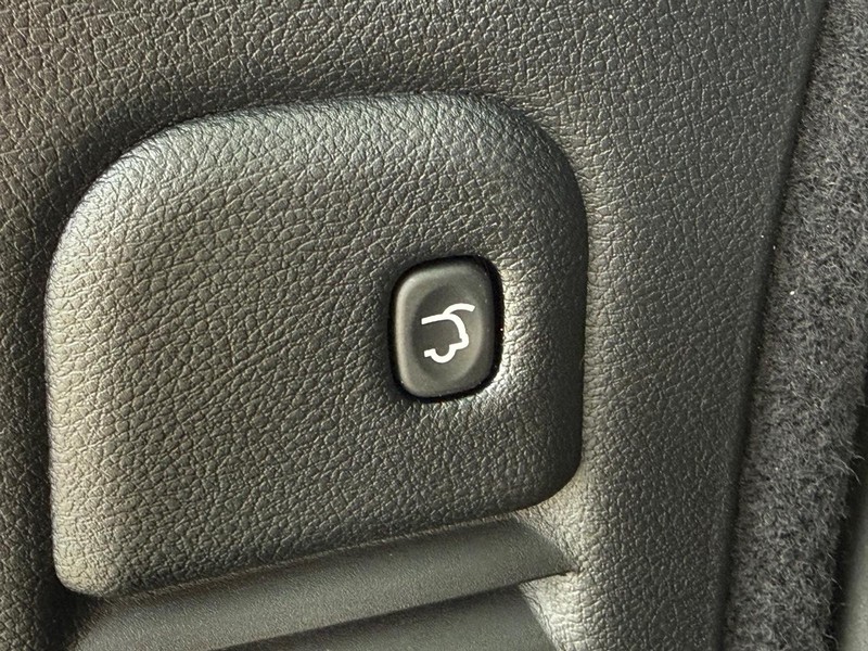 Dodge Durango Vehicle Full-screen Gallery Image 08