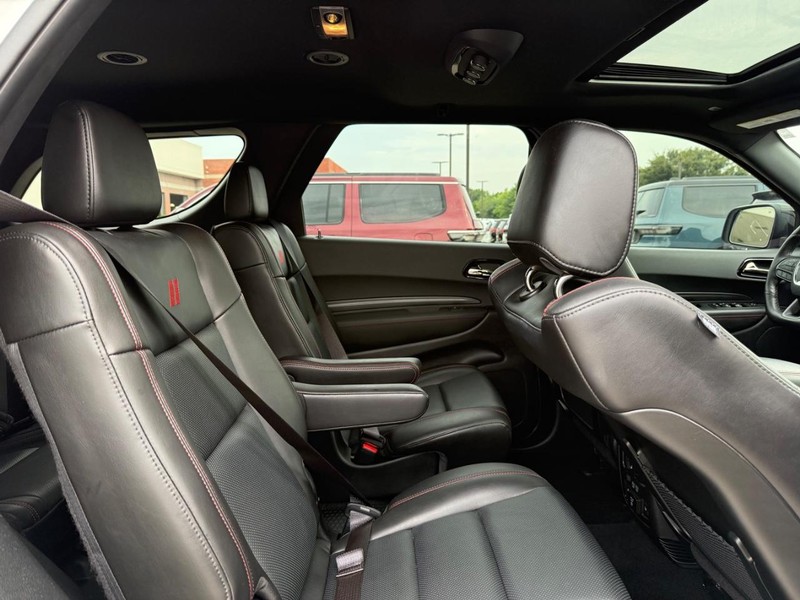 Dodge Durango Vehicle Full-screen Gallery Image 11