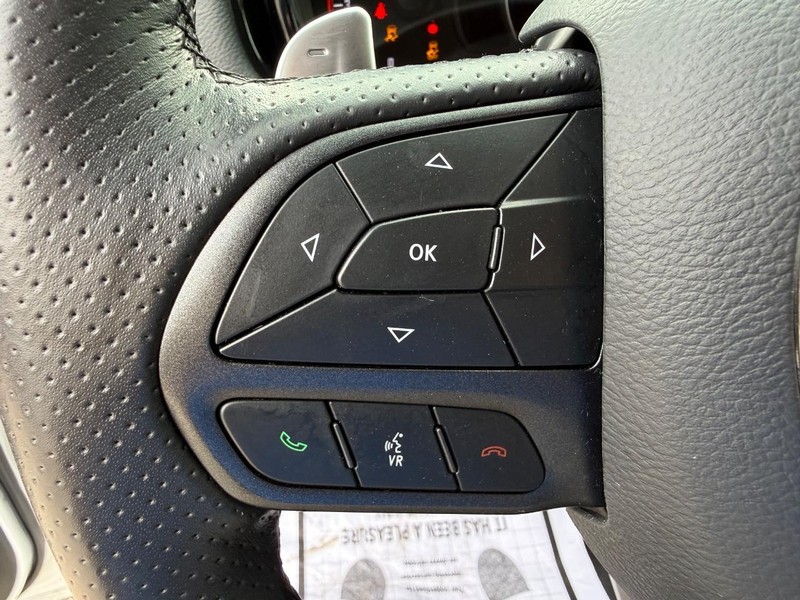 Dodge Durango Vehicle Full-screen Gallery Image 16
