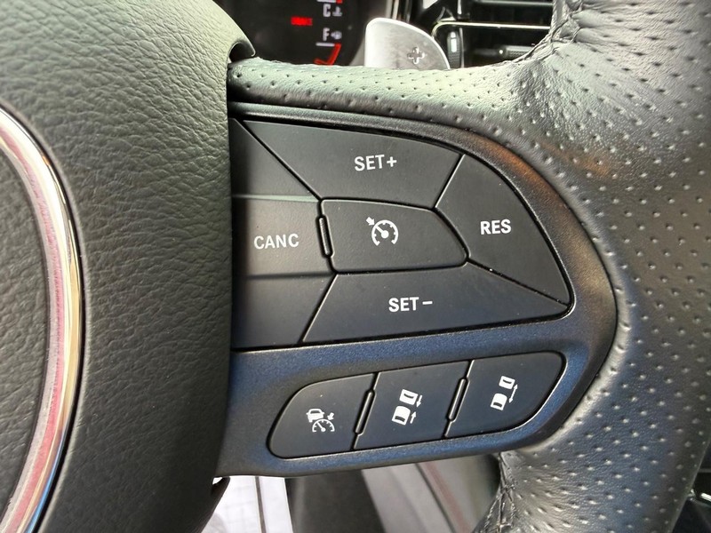 Dodge Durango Vehicle Full-screen Gallery Image 17