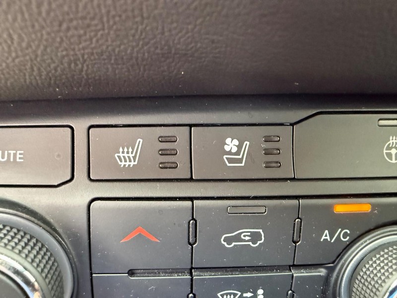 Dodge Durango Vehicle Full-screen Gallery Image 19