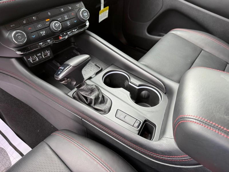 Dodge Durango Vehicle Full-screen Gallery Image 23