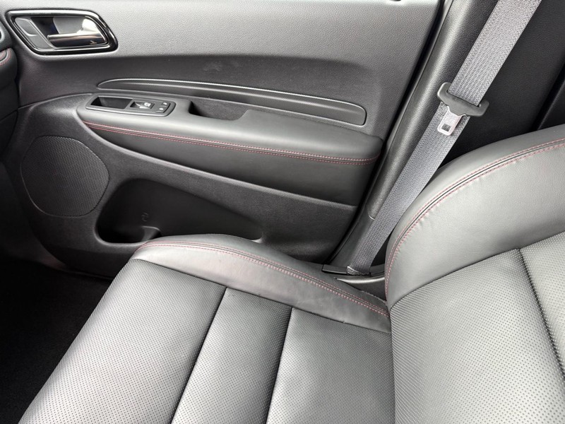 Dodge Durango Vehicle Full-screen Gallery Image 24