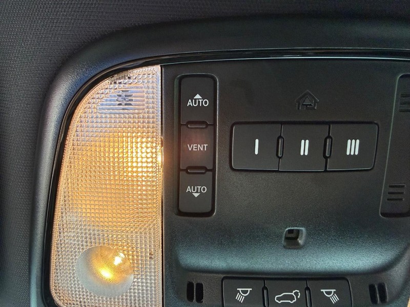 Dodge Durango Vehicle Full-screen Gallery Image 25