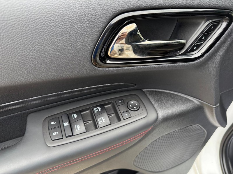 Dodge Durango Vehicle Full-screen Gallery Image 28