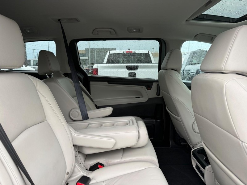 Honda Odyssey Vehicle Full-screen Gallery Image 11