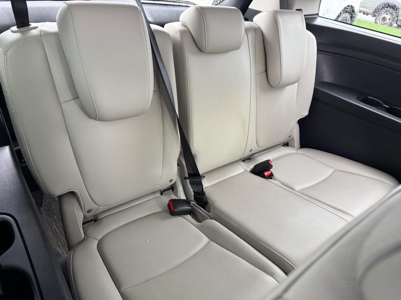 Honda Odyssey Vehicle Full-screen Gallery Image 12