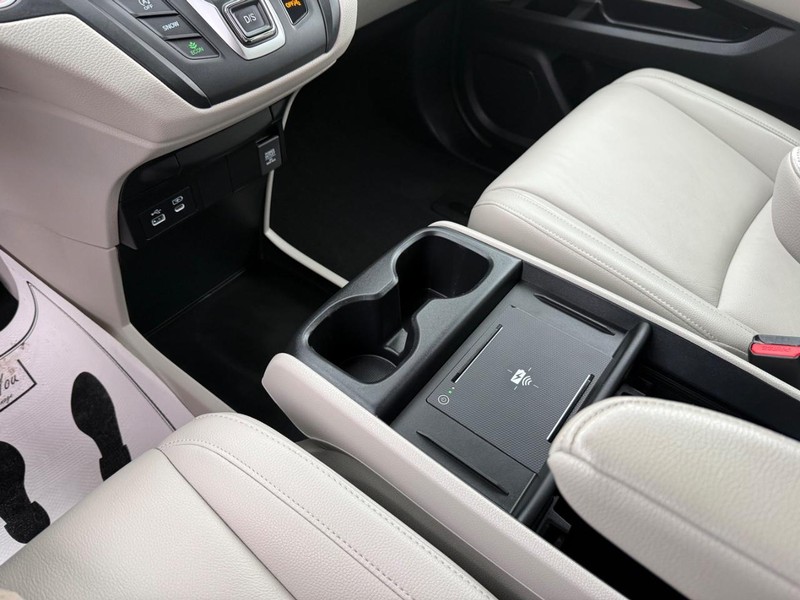 Honda Odyssey Vehicle Full-screen Gallery Image 23