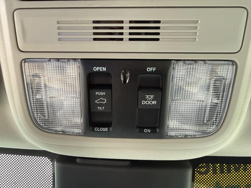 Honda Odyssey Vehicle Full-screen Gallery Image 25