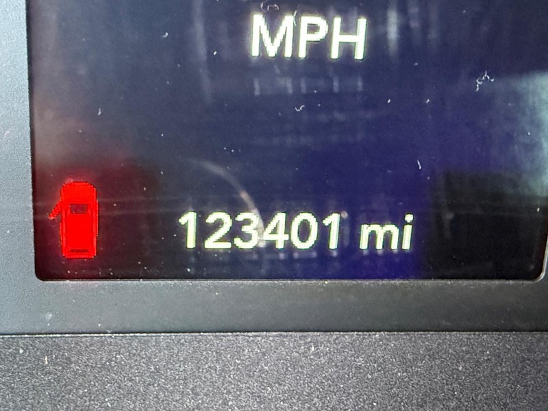 Chrysler Pacifica Vehicle Full-screen Gallery Image 23