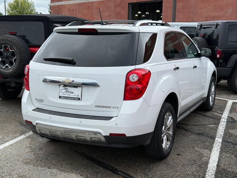 Chevrolet Equinox Vehicle Full-screen Gallery Image 04