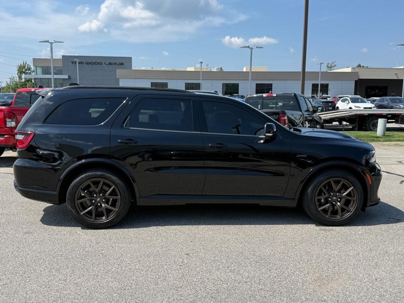 Dodge Durango Vehicle Full-screen Gallery Image 02