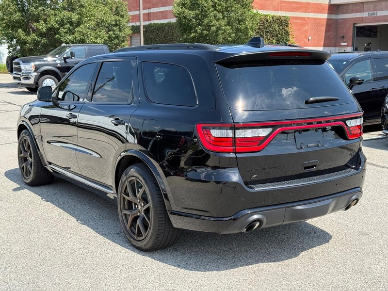 Dodge Durango Vehicle Full-screen Gallery Image 05
