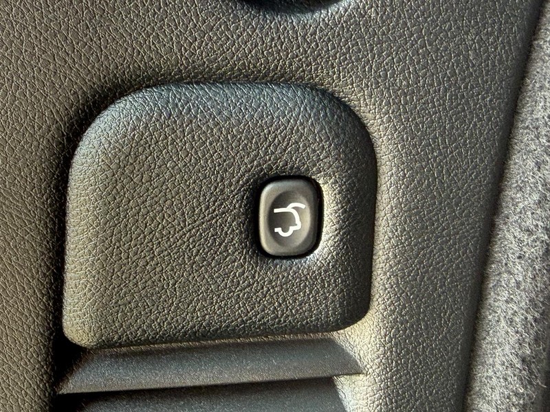 Dodge Durango Vehicle Full-screen Gallery Image 08