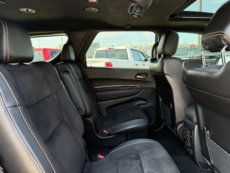 Dodge Durango Vehicle Full-screen Gallery Image 11